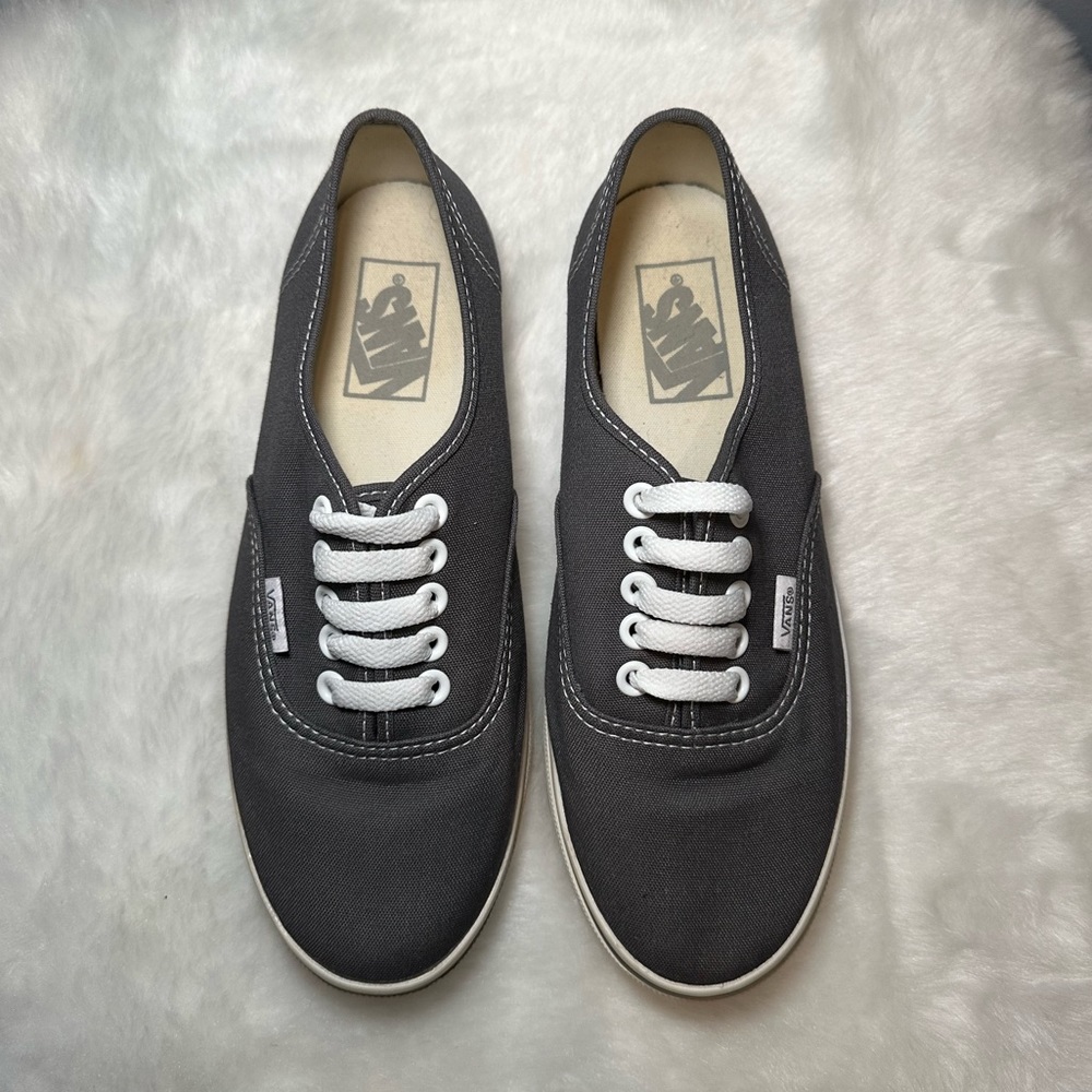 Vans Off the Wall Lace Up Athletic Shoe